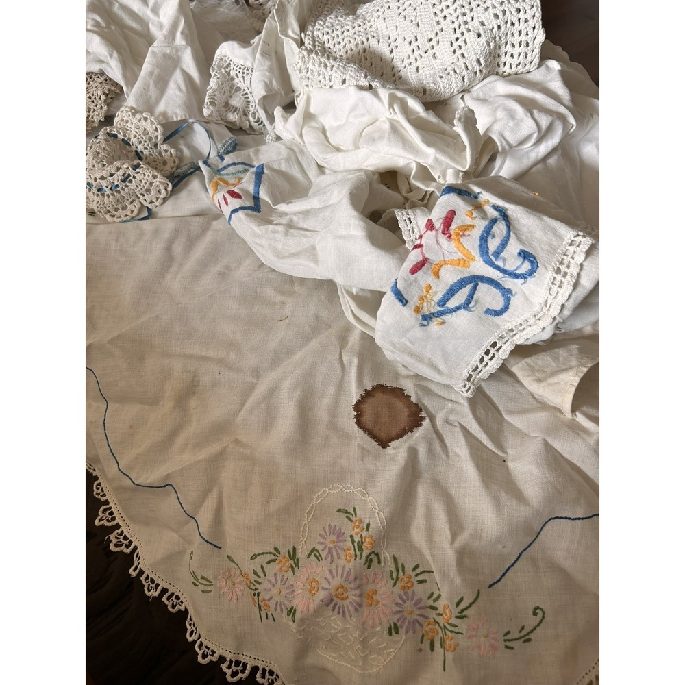Vtg Lot Linens 15 Embroidered Crochet Tablerunners Doilies Handtowel for Upcycle